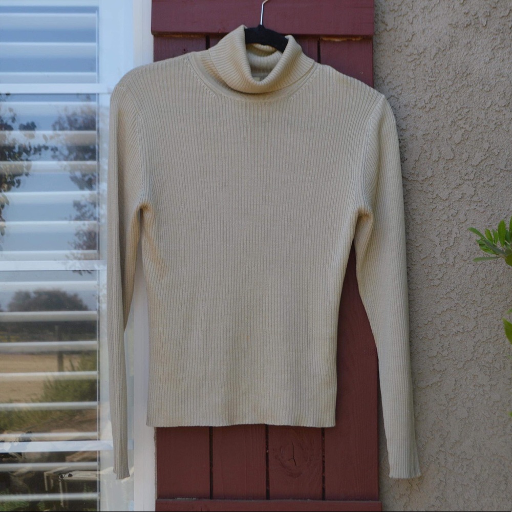 Vintage 100% silk turtleneck